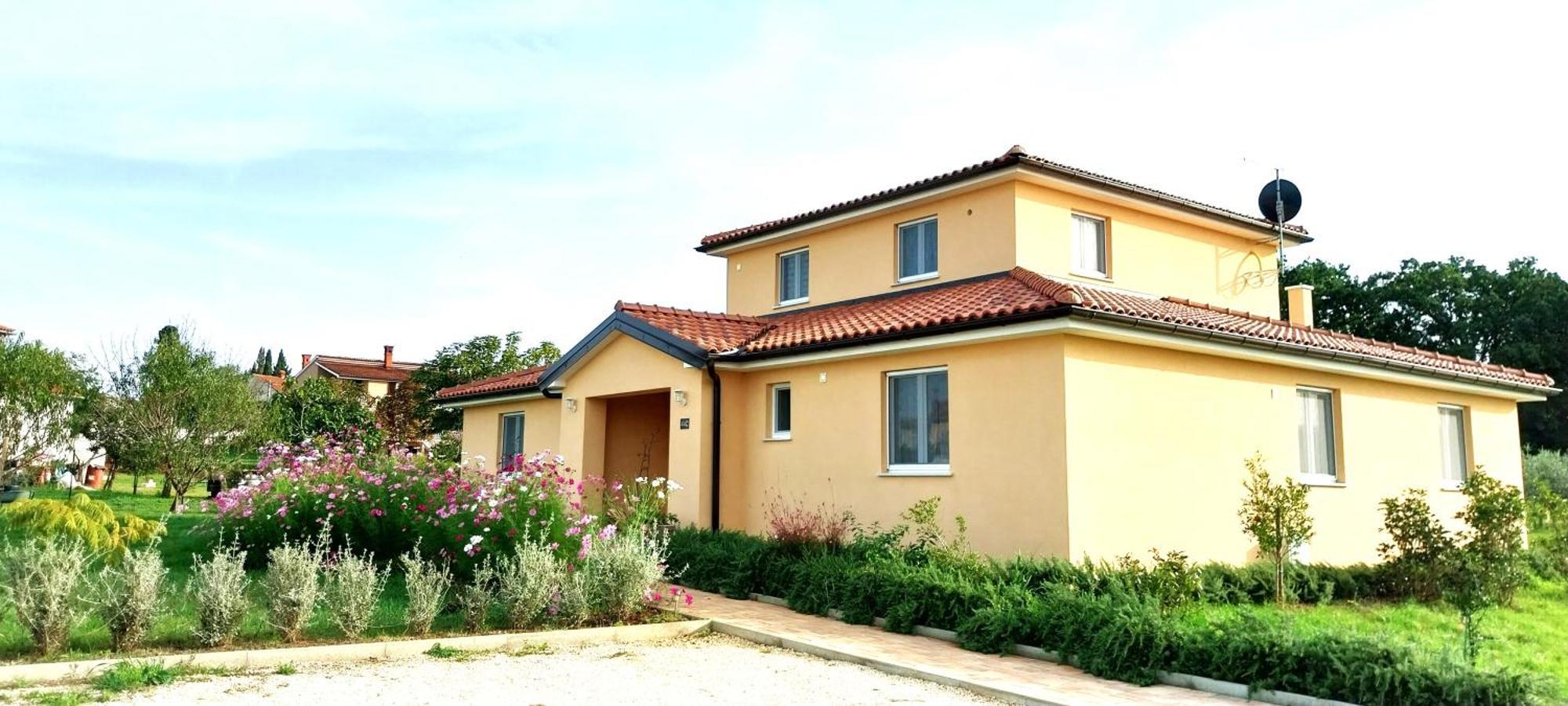 Vila Dubravka - Schoen Und Komfortabel Inmitten Von Olivenbaeumen Und Weinbergen Mit Whirlpool Valtura エクステリア 写真