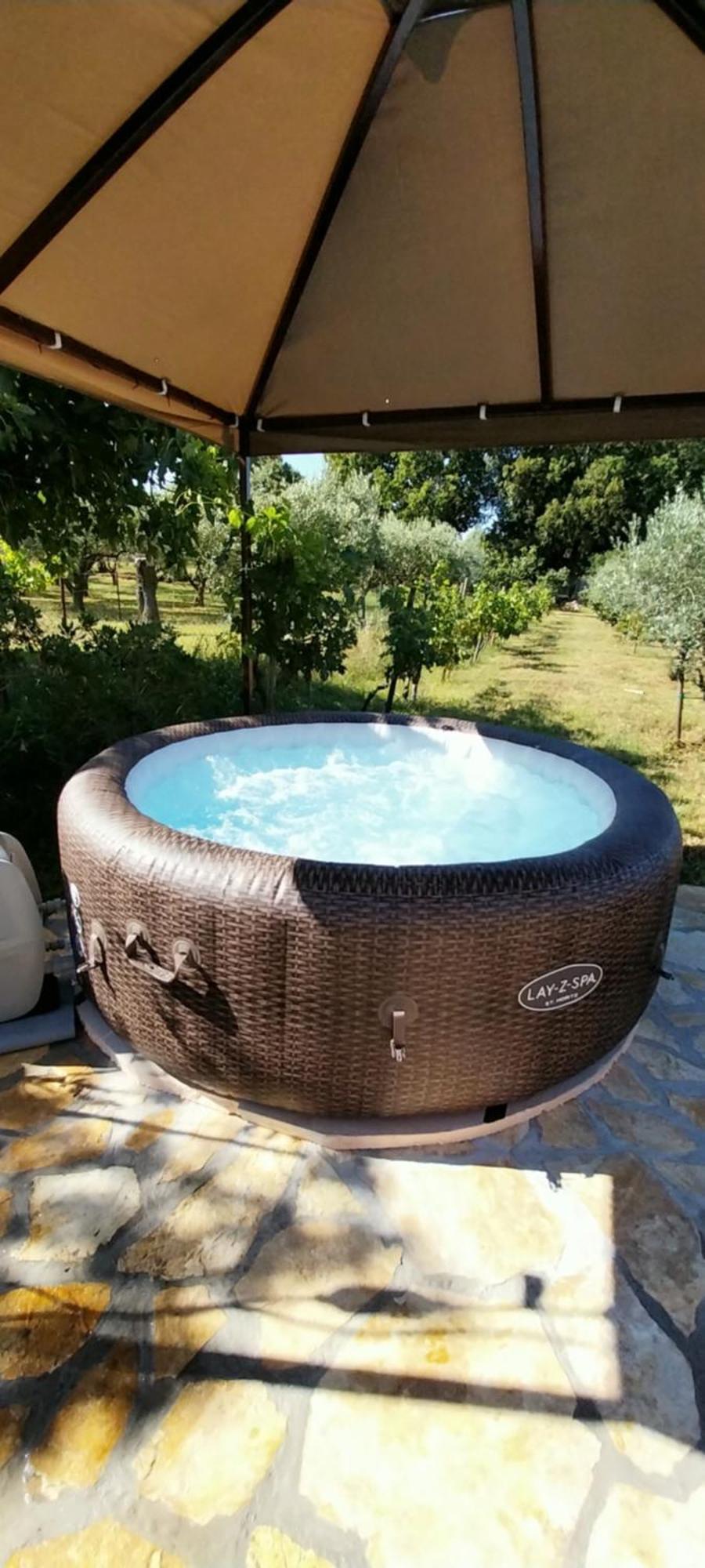 Vila Dubravka - Schoen Und Komfortabel Inmitten Von Olivenbaeumen Und Weinbergen Mit Whirlpool Valtura エクステリア 写真