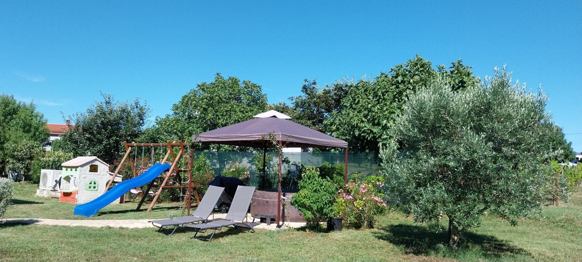 Vila Dubravka - Schoen Und Komfortabel Inmitten Von Olivenbaeumen Und Weinbergen Mit Whirlpool Valtura エクステリア 写真